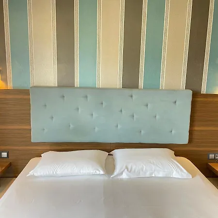 Hotel Porto Del Sol 3*